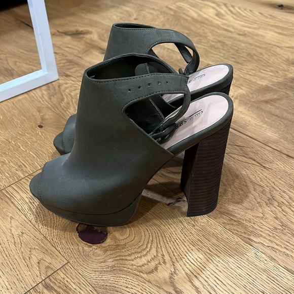 Call it spring high heel - Picture 2 of 4